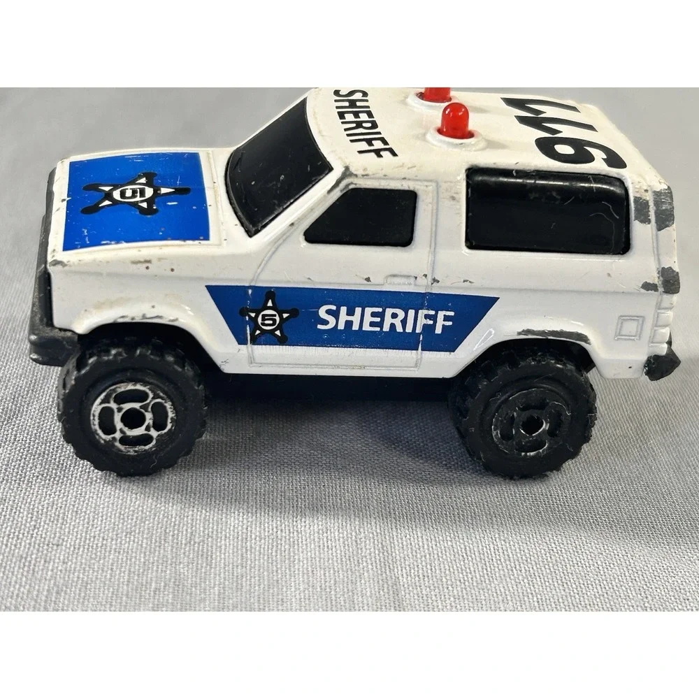 vintage Majorette Sonic Flashers 1:64 scale diecast Ford Bronco Sheriff SUV
